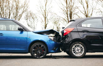 Ankauf Unfallwagen - defektes Auto verkaufen mit Abholung in Erlangen und Umgebung